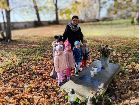 Żabki posprzątały groby