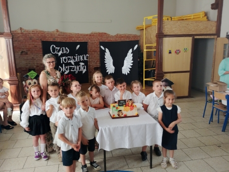 Uroczyste pożegnanie 6 latków w Trzeboszu 